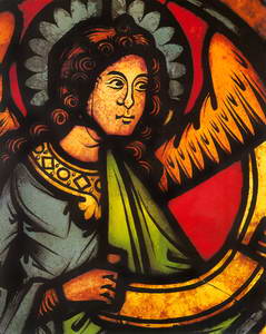 “Ангел» из Франкфуртского собора, 1250 г. Из книги «Витражи С.-Петербурга»