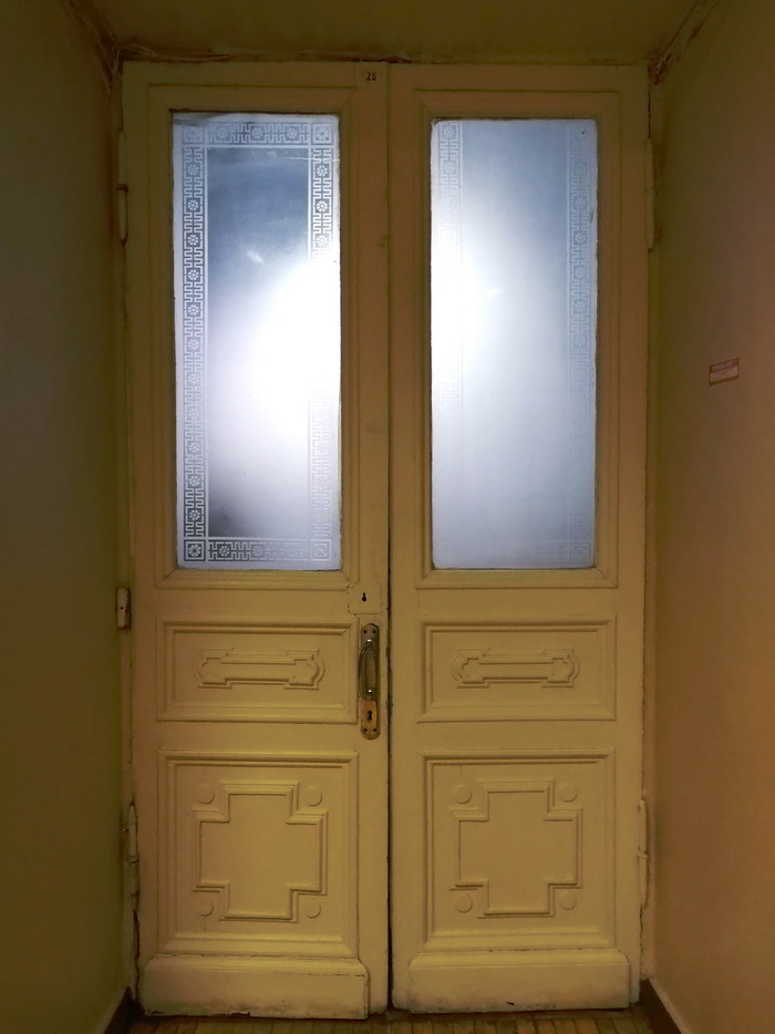 2-я линия, 23. Особняк П.Я.Бекеля. Дверь в приемную на 2 этаже. Фото 2020