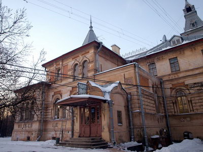 Внутренний фасад особняка Чернова в Петербурге