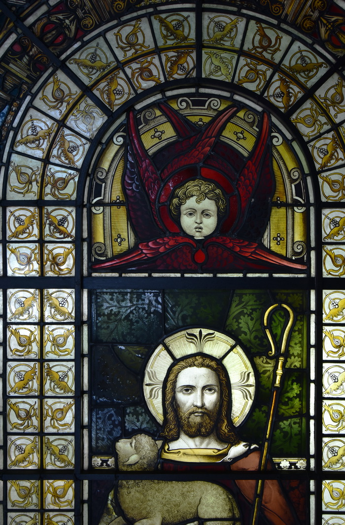 Витраж "Иисус Христос" в Англиканской церкви в Петербурге. 1870-е гг. Фото 2021