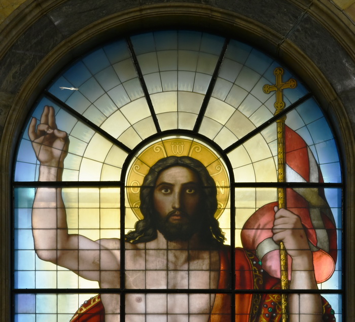 Витраж "Воскресение Христово" в Исаакиевском соборе С.-Петербурга. Фото 2021