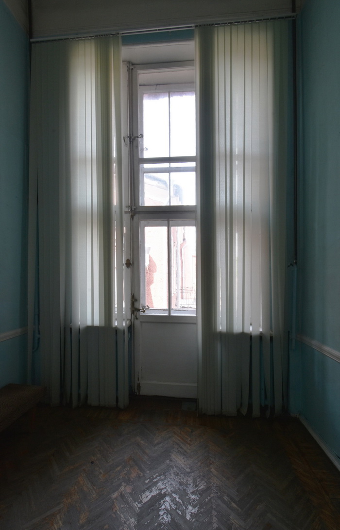 Фурнитура на окнах в особняке М.В. Зива на Рижском пр., 29, С.-Петербург. Фото 2021
