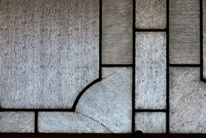 Витражное окно в здании Азовско-Донского банка в Петербурге на Большой Морской, 3-5. Фото 2022