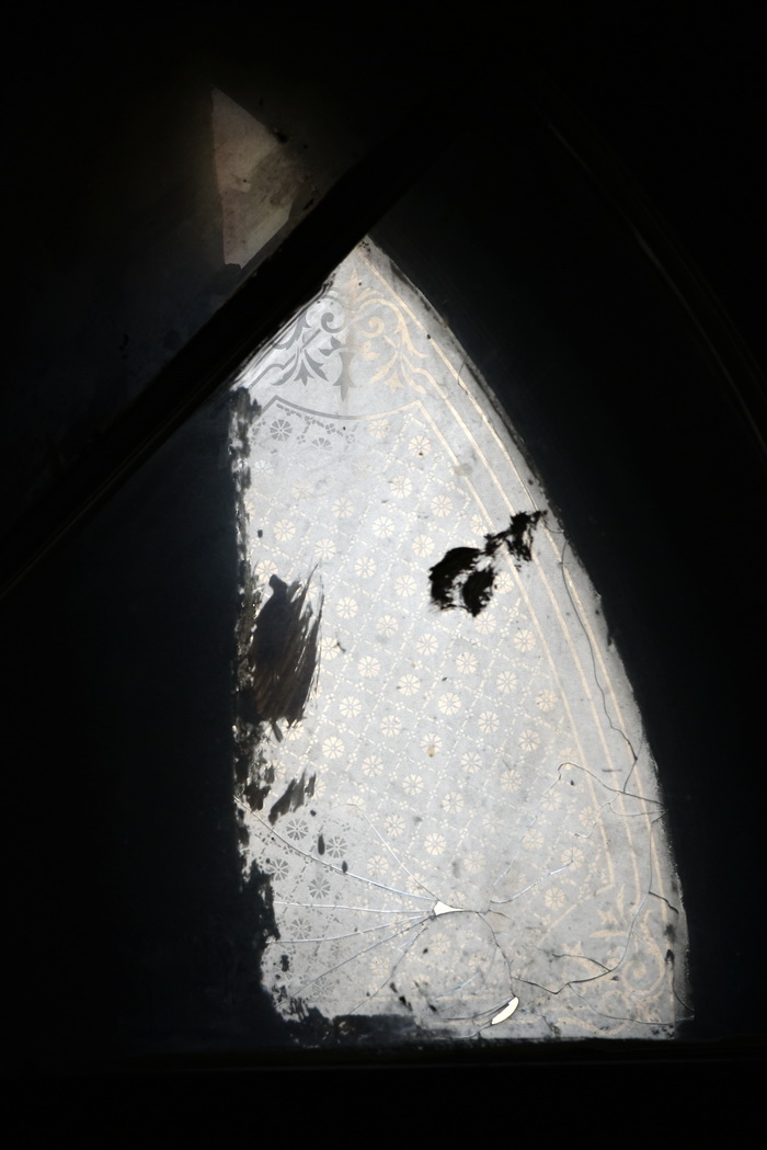 Травленые стекла конца XIX в. в доходном доме в С.-Петербурге по адресу ул. Рубинштейна, 5. Фото 2020