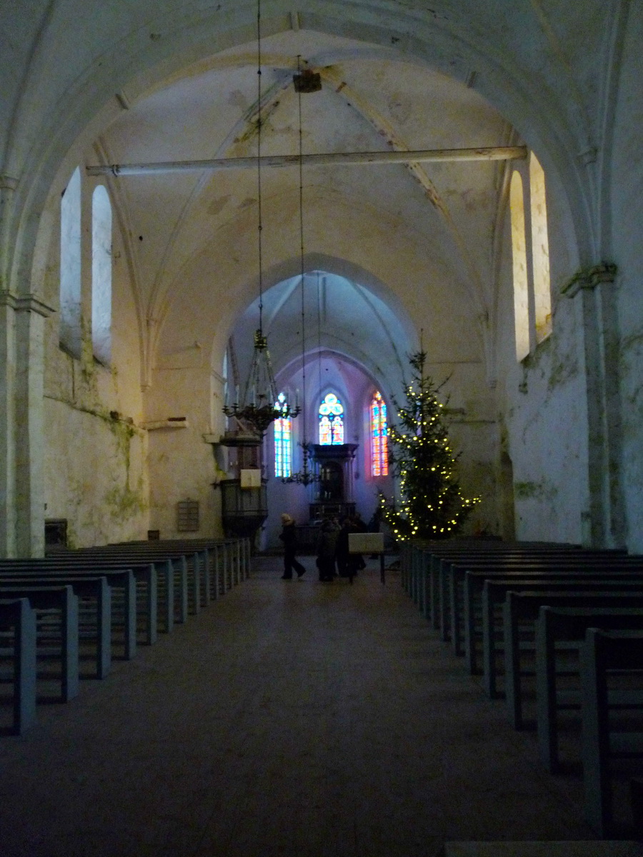 Интерьер церкви в Вальяле, Эстония. Фото 2013 Т. Княжицкой