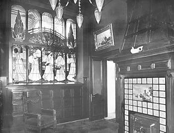 Витраж в кабинете дома П. Франк, автор картона Й. Голлер, 1899 г.