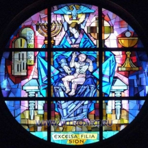 Фото круглого витража в церкви Санта Мария Маджоре, Рим