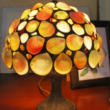 Лампа из ракушек